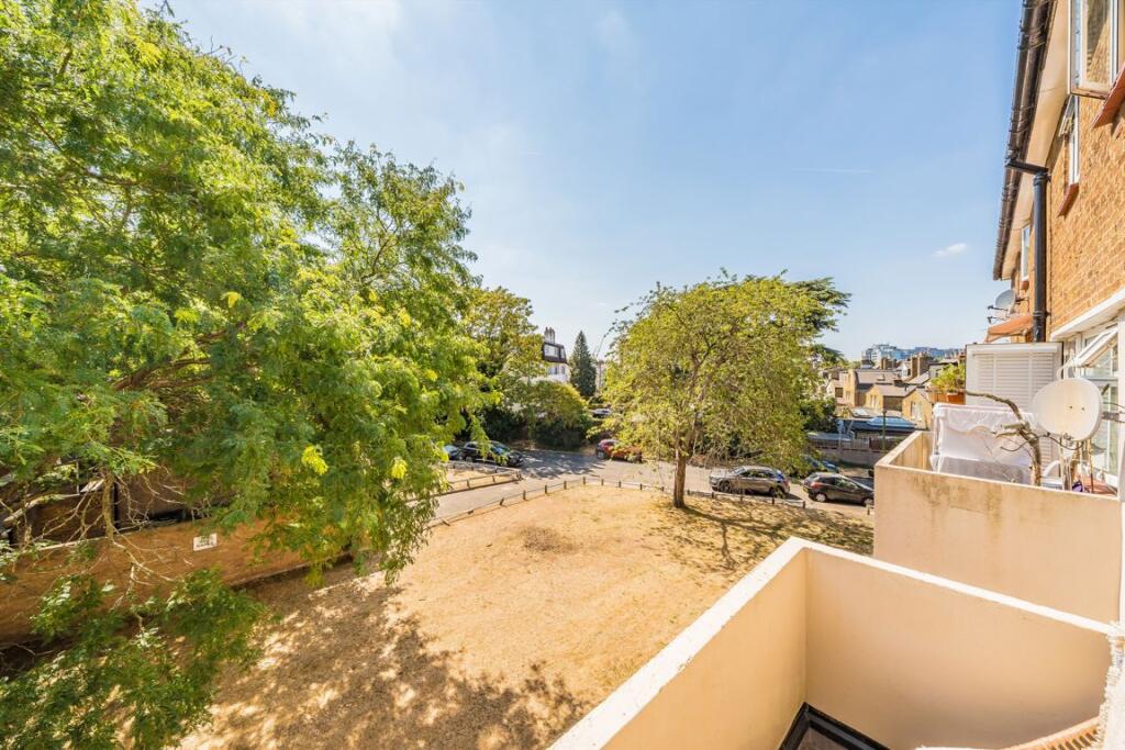 Apartment in Twickenham - More