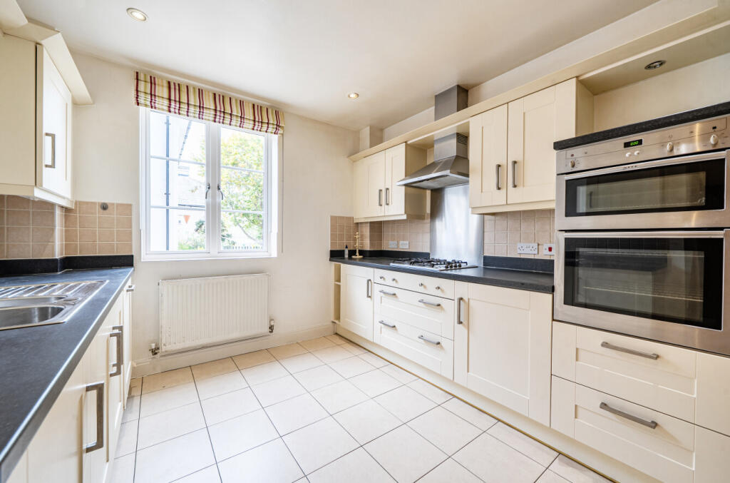House in Southampton - View 5