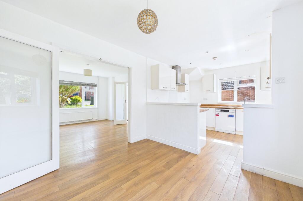 House in Twyford, Wokingham - View 3