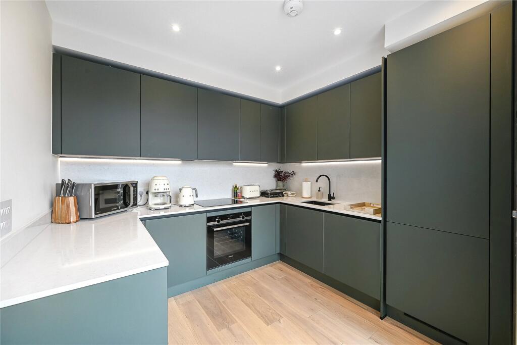 Apartment in London - View 3