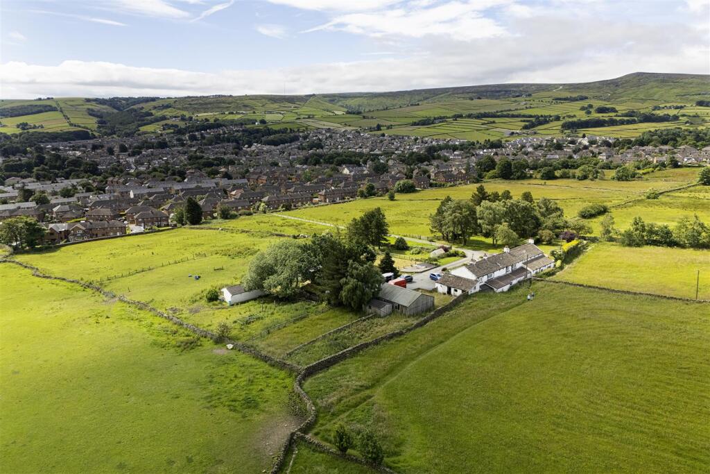 Highfield Crescent, Meltham, Holmfirth - View 4