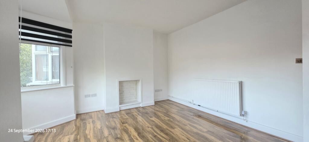 Apartment in Harrow - View 3