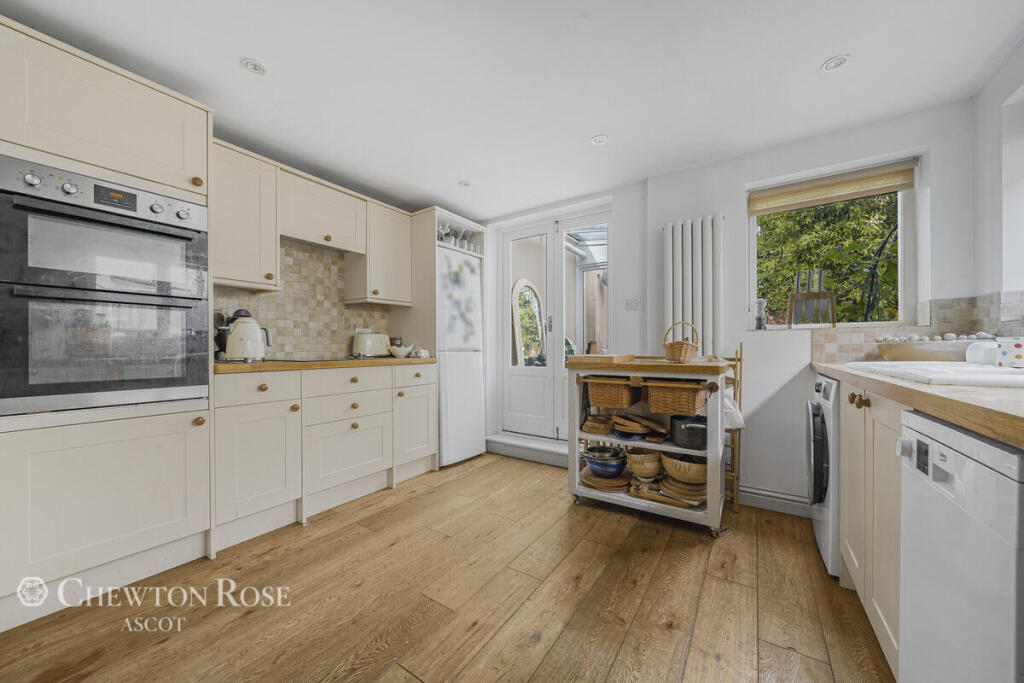 House in Winkfield, Bracknell Forest - View 4