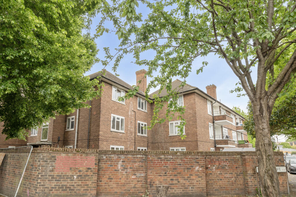 Main image of property: Wren Close, London, E16 1