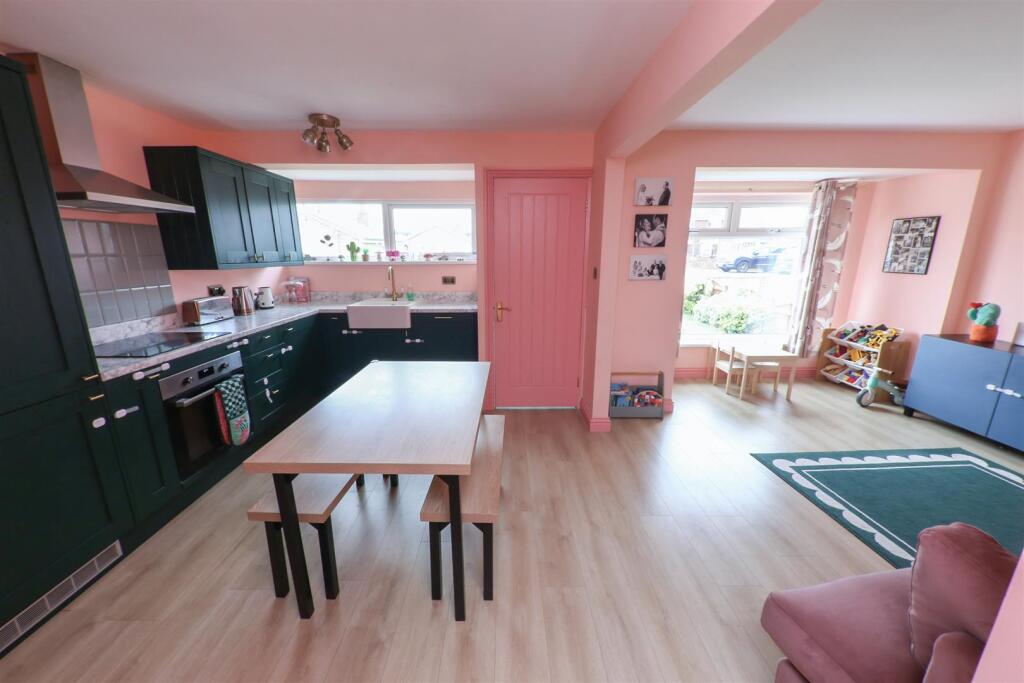 House in Doncaster - View 5