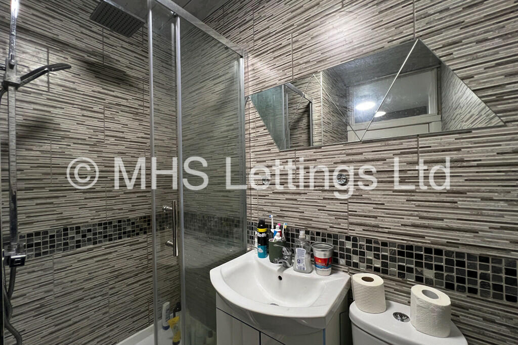 6 bedroom terraced house for rent