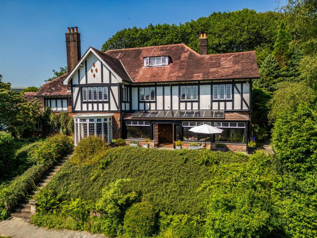 Main image of property: Clydach, Swansea