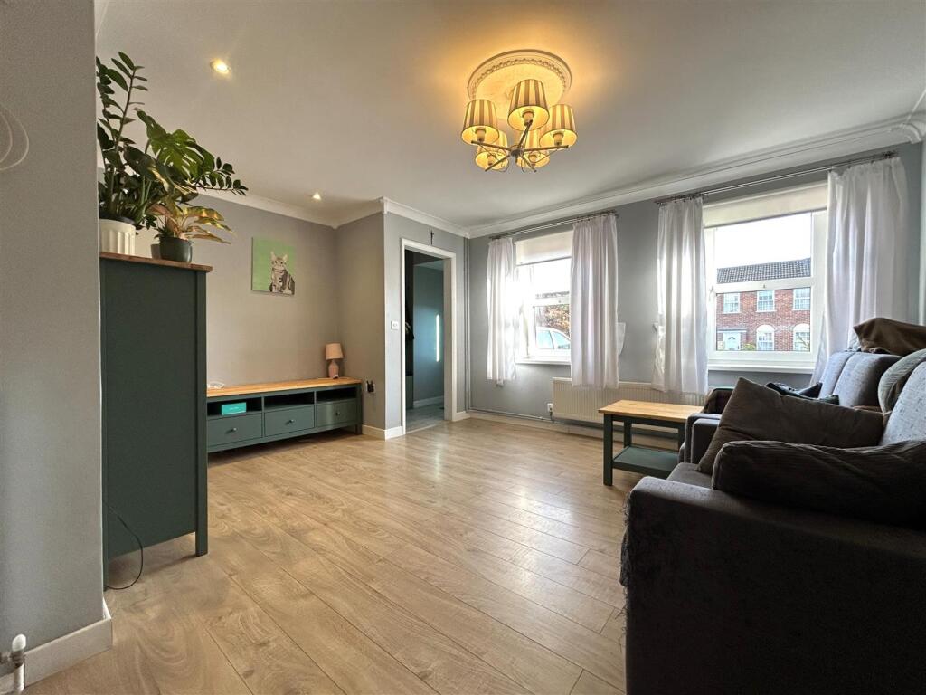 Earls Way, Thurmaston, Leicester photo 4