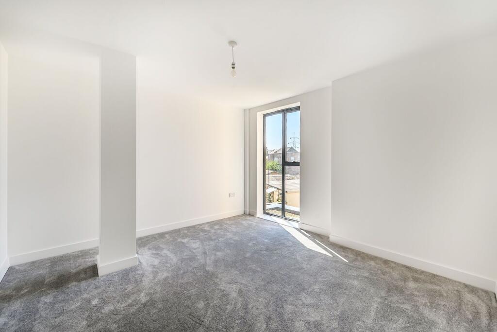 Apartment in London - More