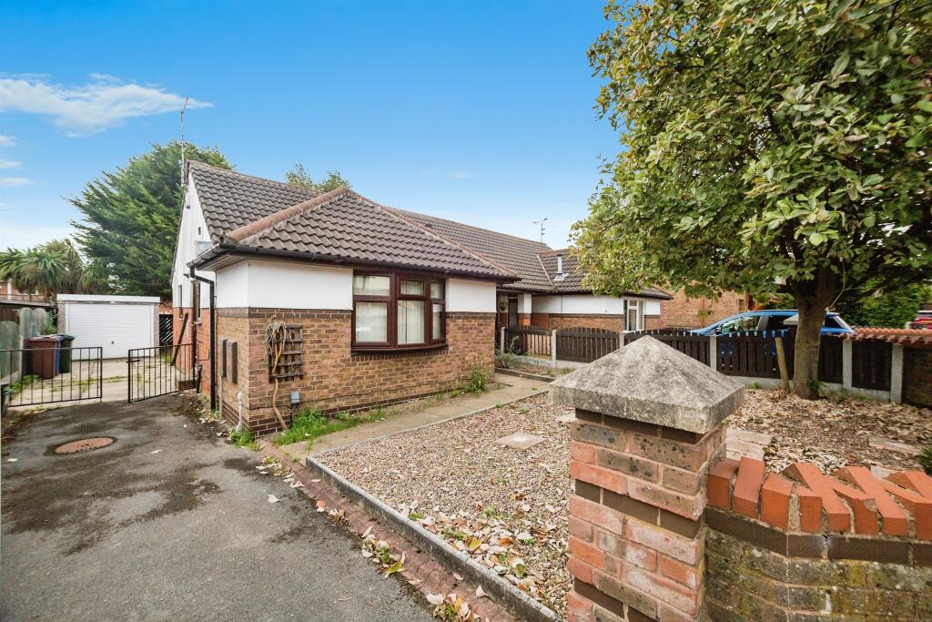 2-bed semi-detached on Chilwell Close, Barnsley, £120,000