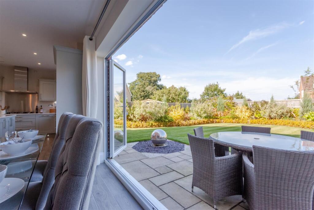 Lawford Green, Manningtree photo 4