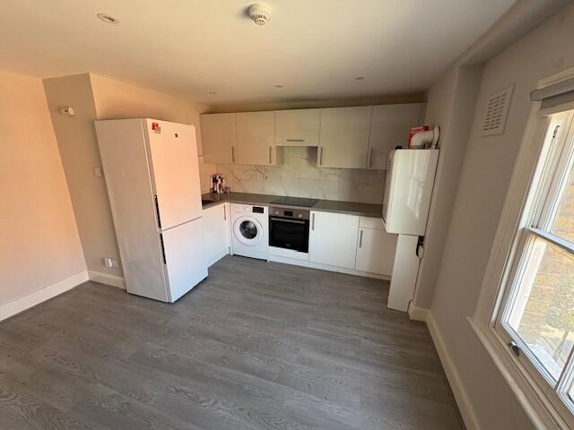Apartment in London - More