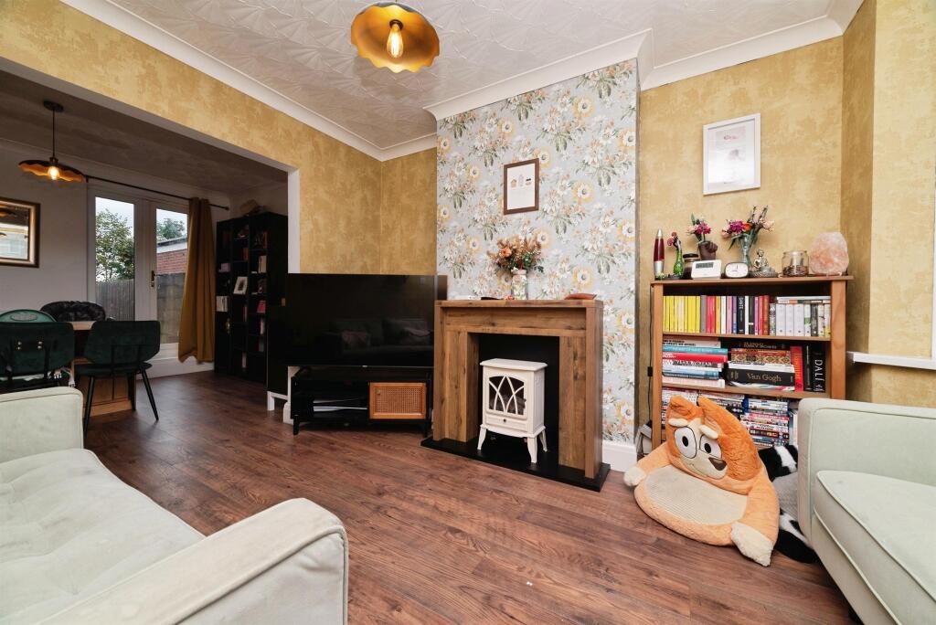 House in Hull - View 2
