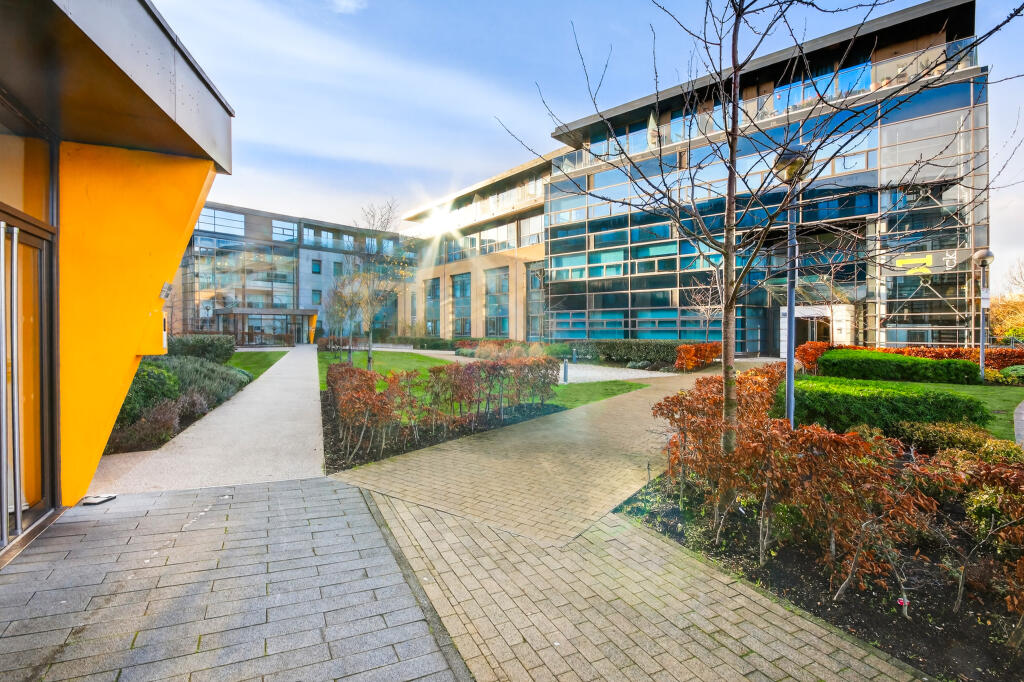 Main image of property: Wokingham Road, Bracknell, RG42