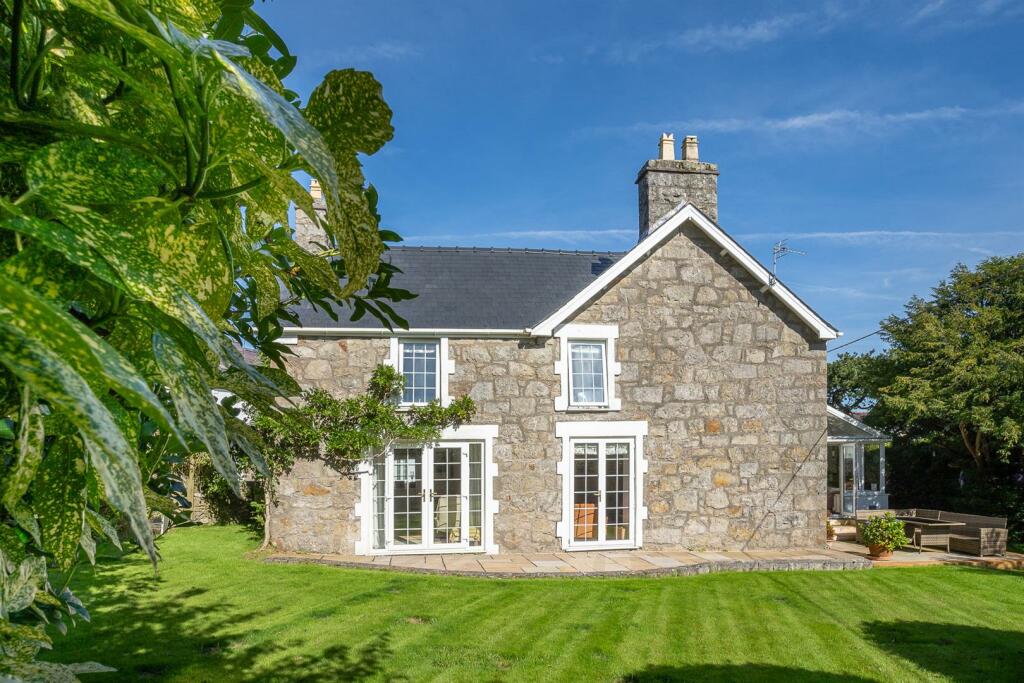 Main image of property: Benllech, Tyn-Y-Gongl