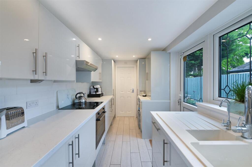 House in Kingston upon Thames - View 5