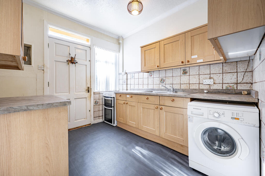 House in Glasgow, Springhall - More