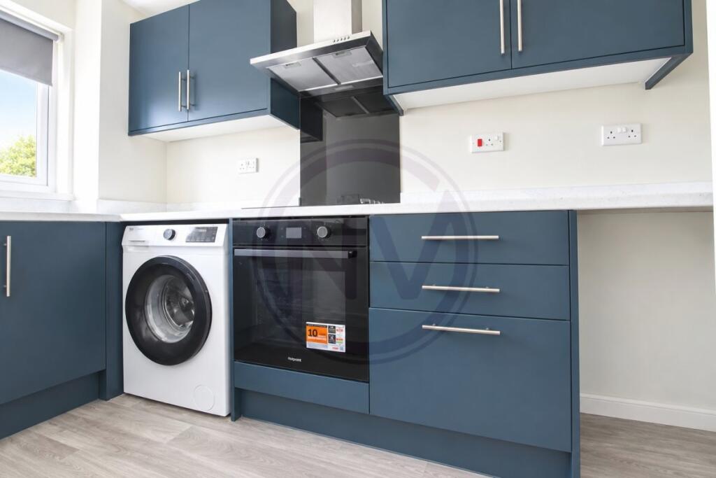 Apartment in Enfield - View 3