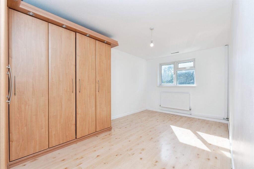 House in Hertsmere, Hertfordshire - View 5