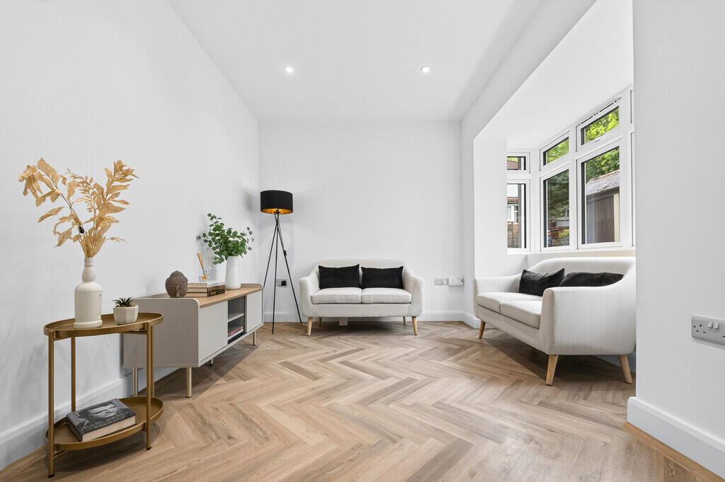 House in London - View 3