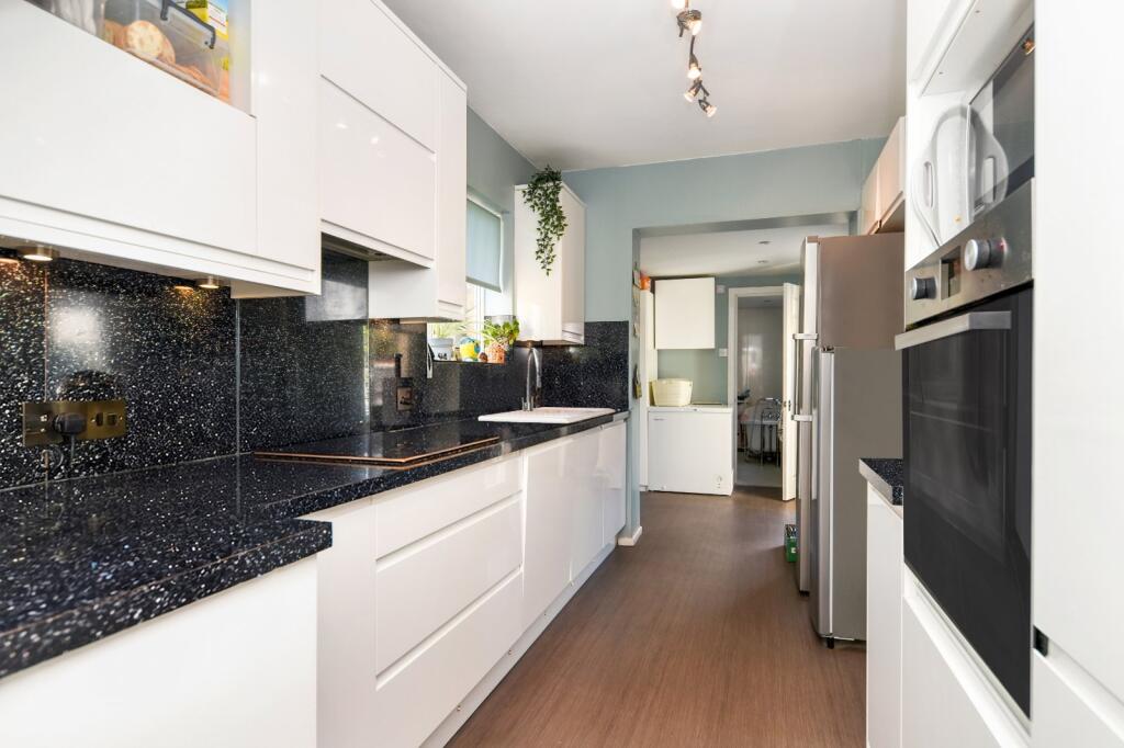 House in Southend-on-Sea - View 4