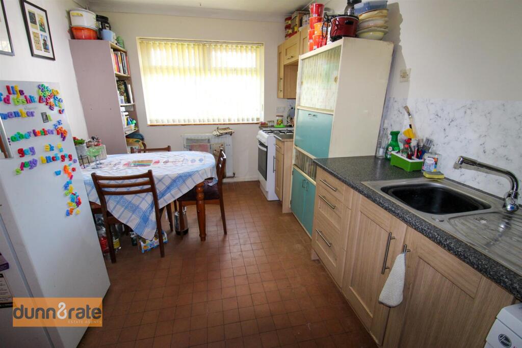 Turnhurst Road, Packmoor, Stoke-On-Trent photo 4