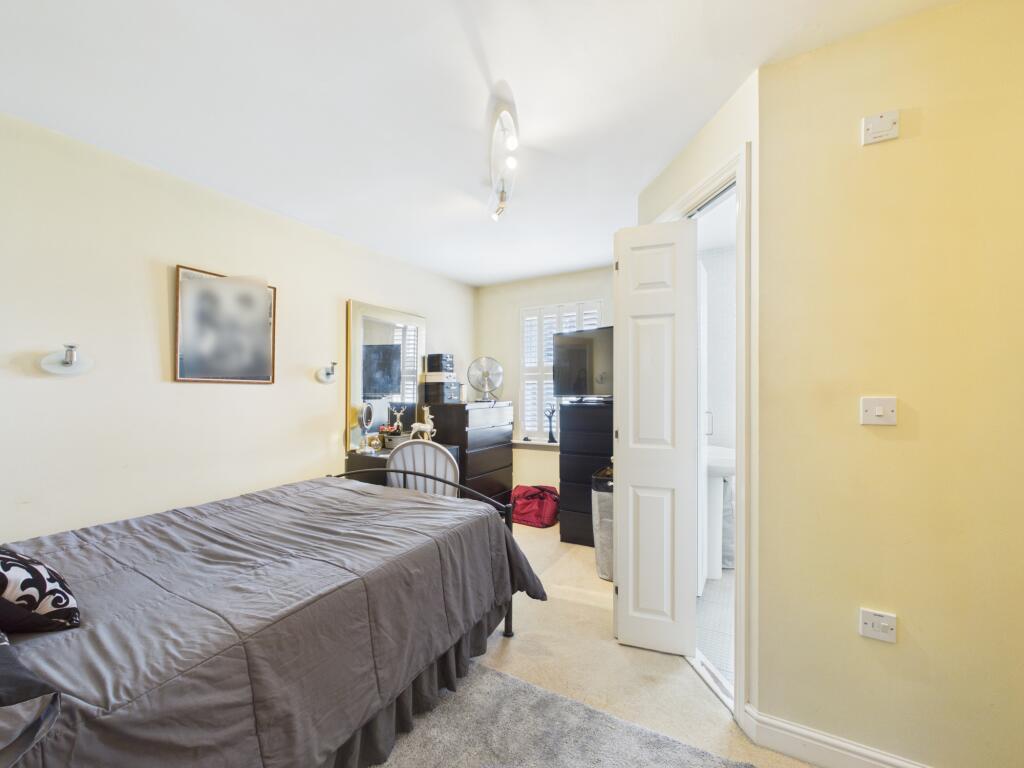 House in Horsham, New Town - View 4
