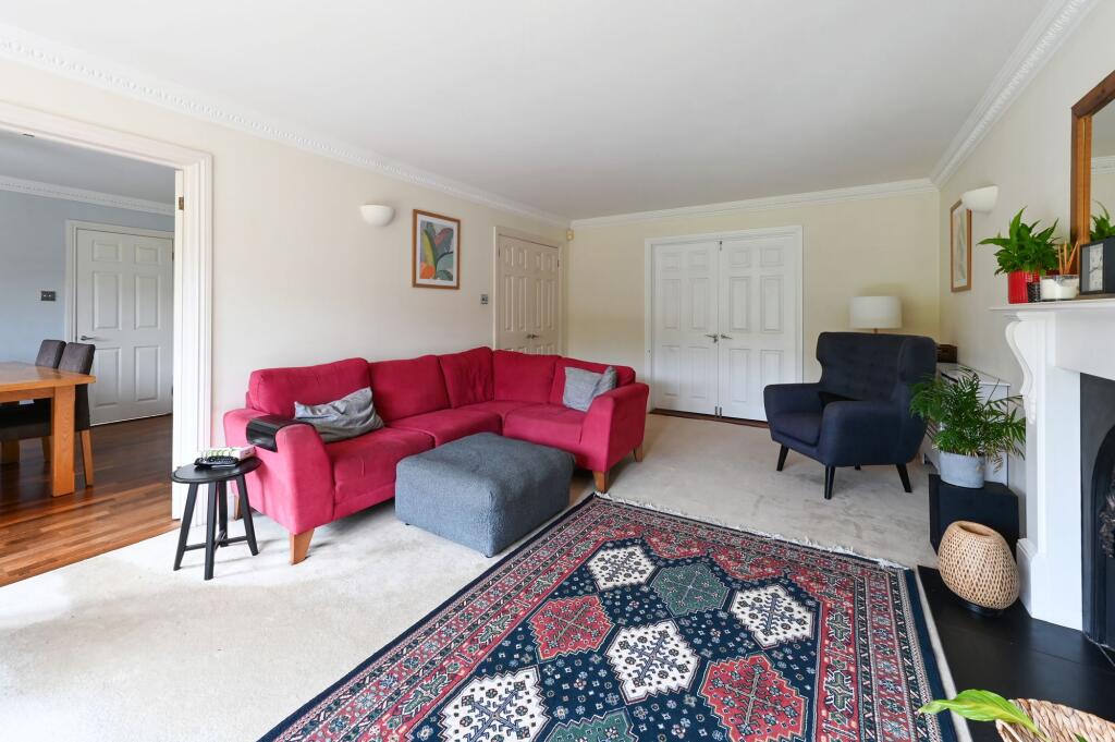 House in Reigate and Banstead, Nork - More