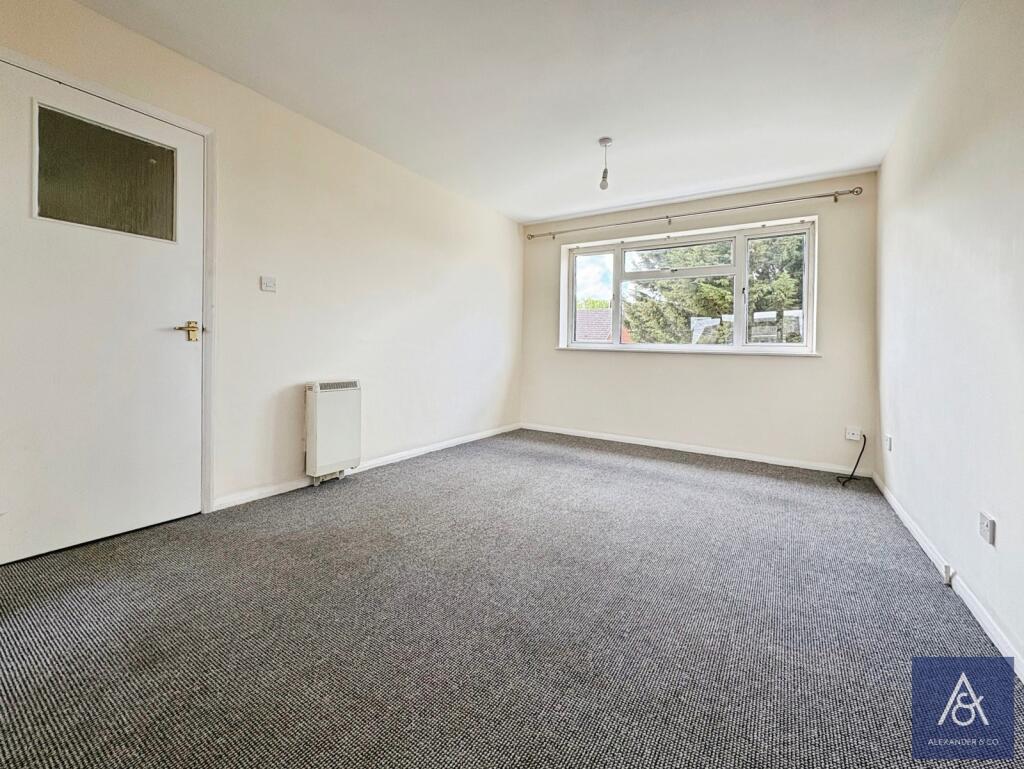Apartment in Brackley, West Northamptonshire - View 2