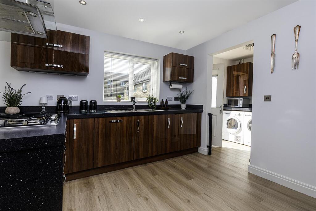 House in Bradford, West Yorkshire - View 3