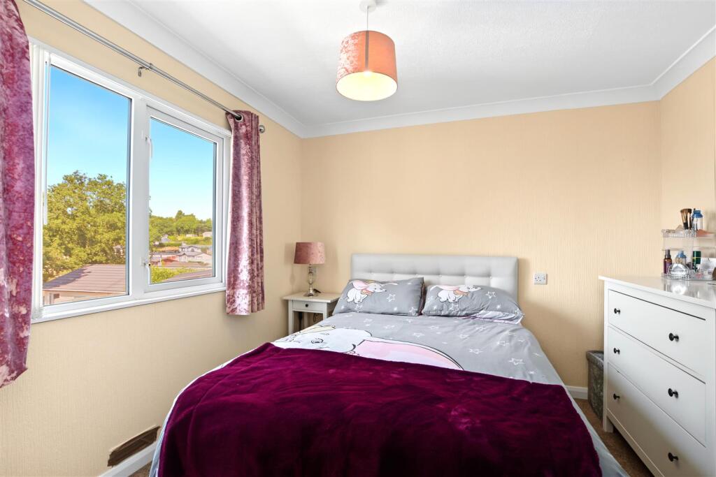 House in Nottingham, Killarney Park, Bestwood Village - More