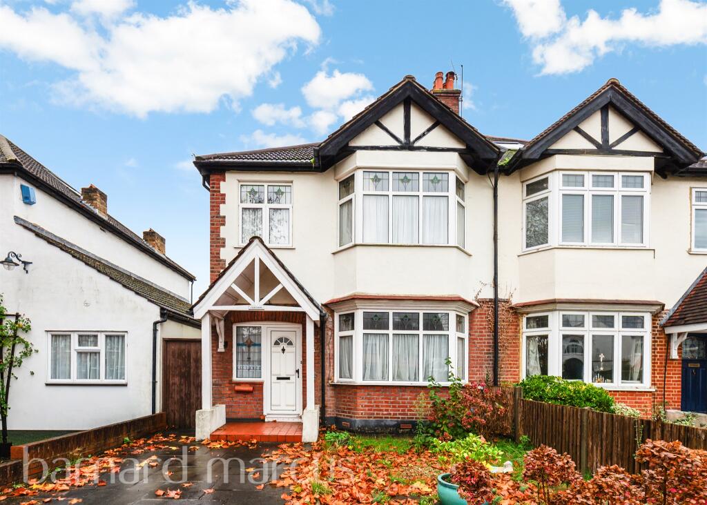 3-bed semi-detached on Dorset Road, London, £800,000