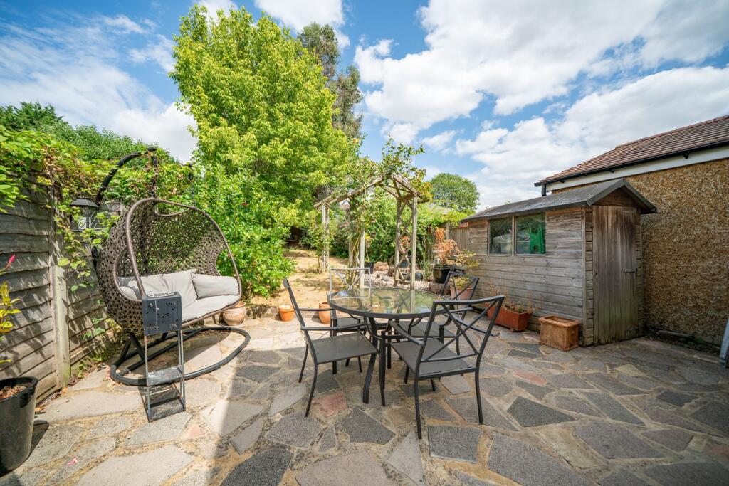 House in Dacorum, Nash Mills - View 4
