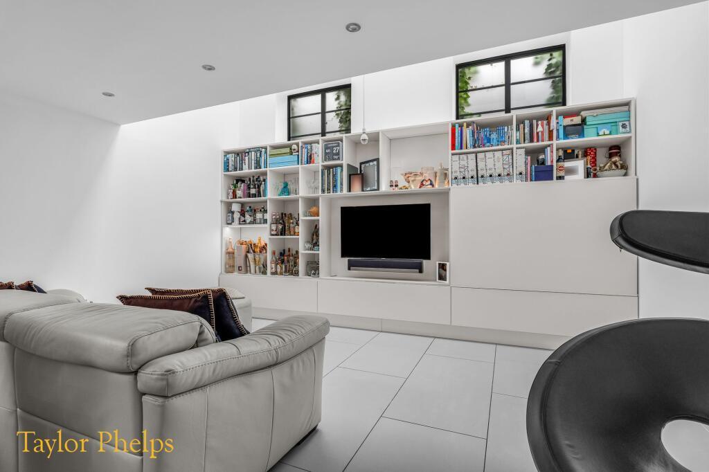 Malthouse Mews, Ware photo 4