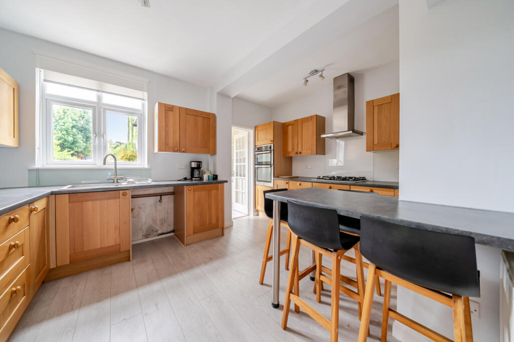 House in Kingston upon Thames - View 2