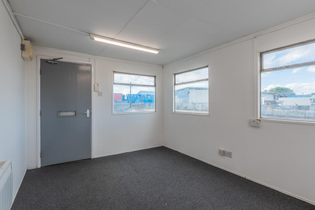 Unit 6 Dean Road Trading Estate, Avonmouth WEB-61.jpg