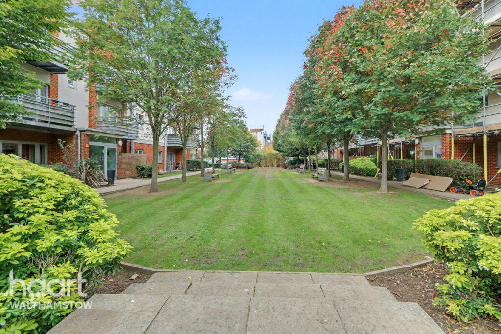 Apartment in London, Hale End - More