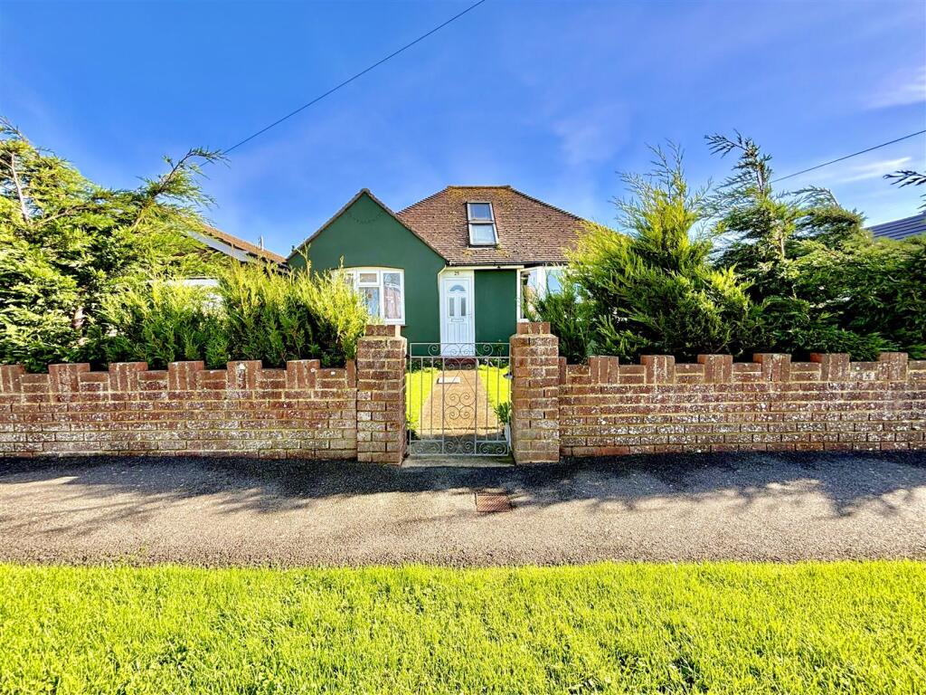 Sunview Avenue, Peacehaven photo 4
