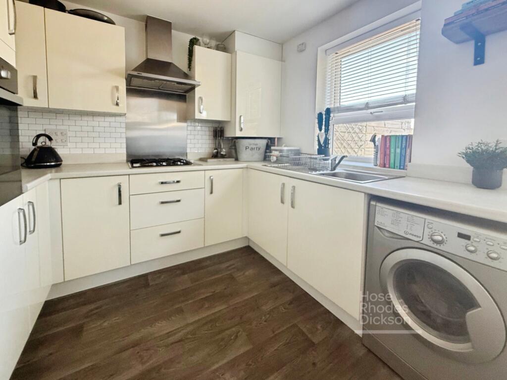 Cromwell Avenue, East Cowes, Isle of Wight - View 5