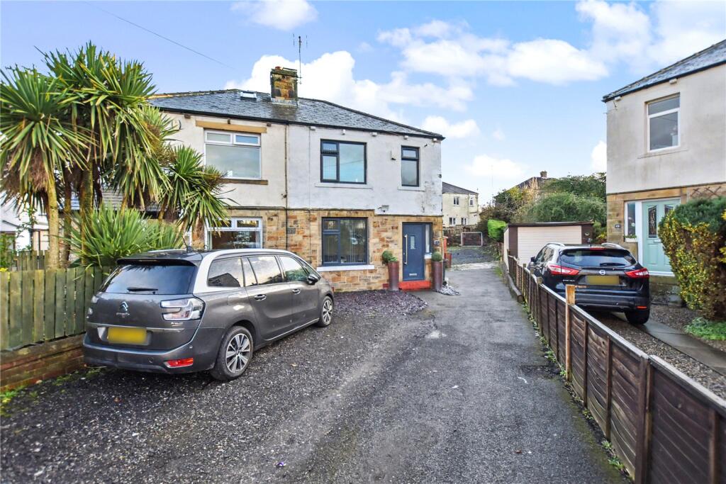 Priesthorpe Avenue, Stanningley, Pudsey photo 2