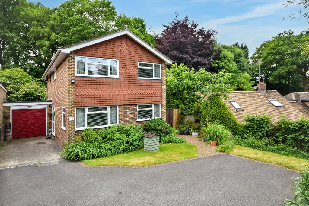 Main image of property: 40 Sandrock Hill Road, Wrecclesham, Farnham, GU10