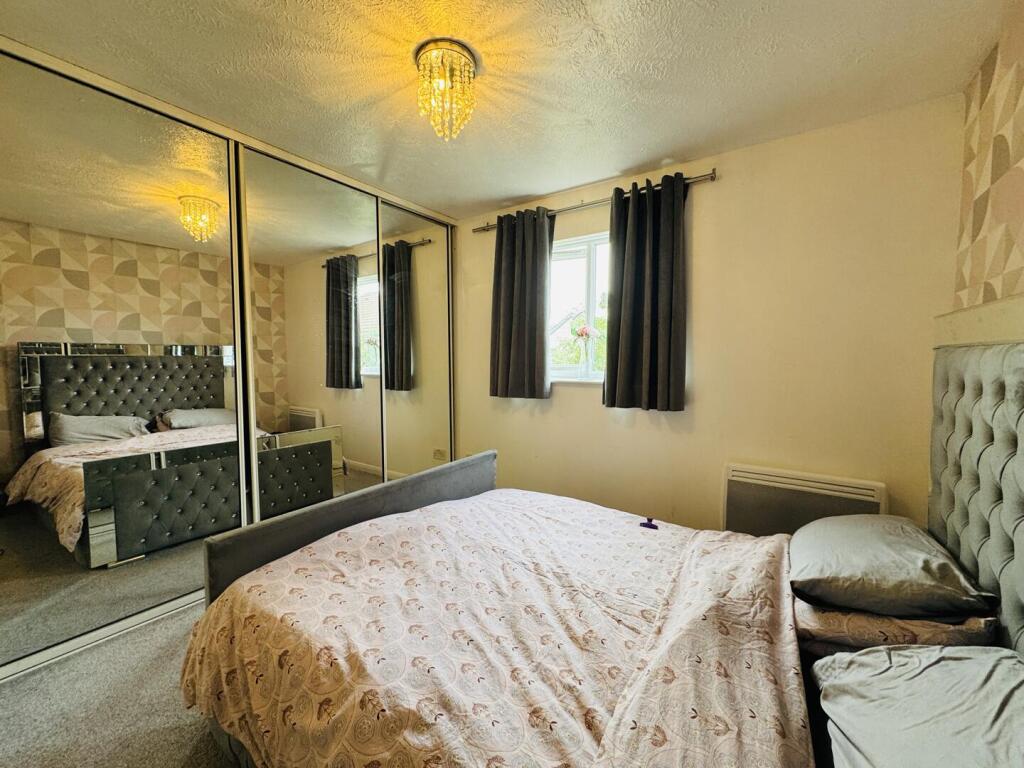 House in Crawley, Maidenbower, Worth - View 5