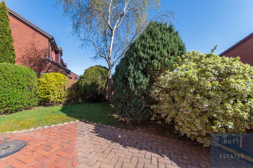Pinwood Meadow Drive, Exeter - More