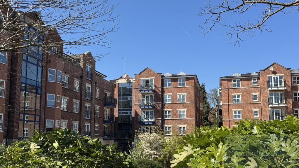 3-bed flat on Carisbrooke Road, Queens House, Time Square, West Park, Leeds, West Yorkshire, £265,000