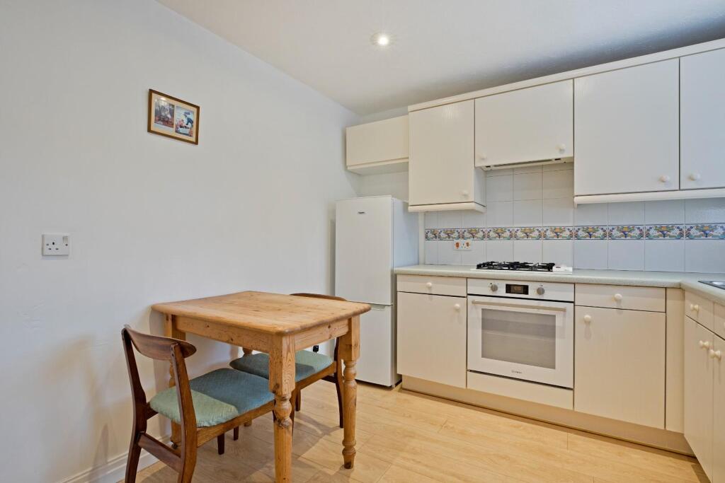 House in Bradford, Ben Rhydding, Ilkley - More