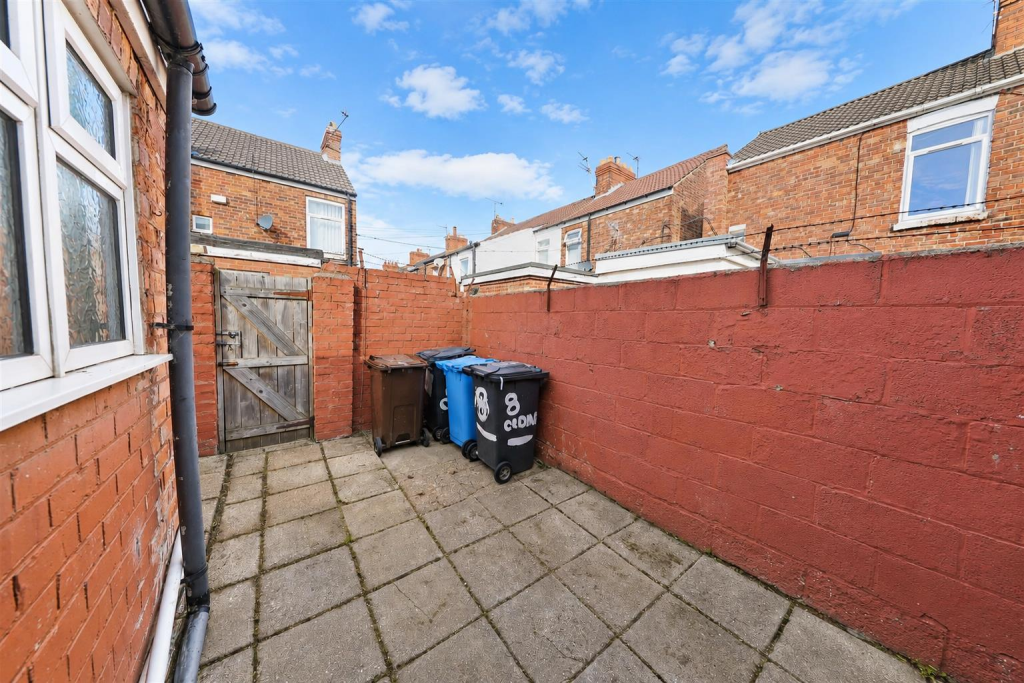 House in Hull, Kingston upon Hull - View 3