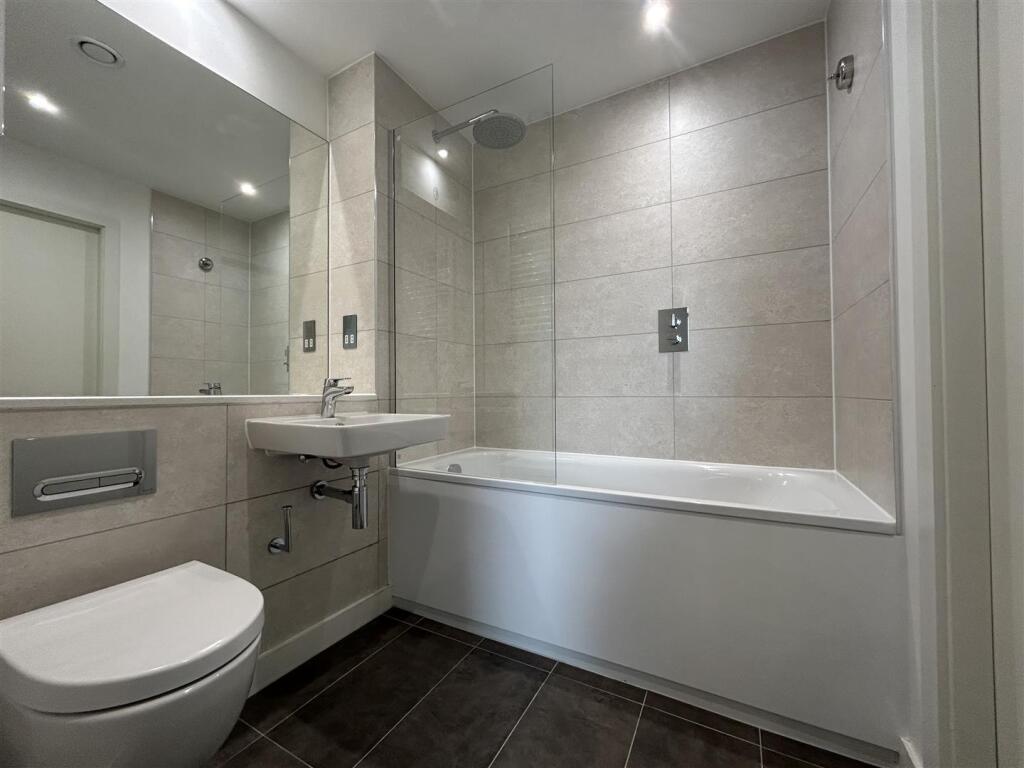 Main image of property: Oxygen Tower,  Manchester