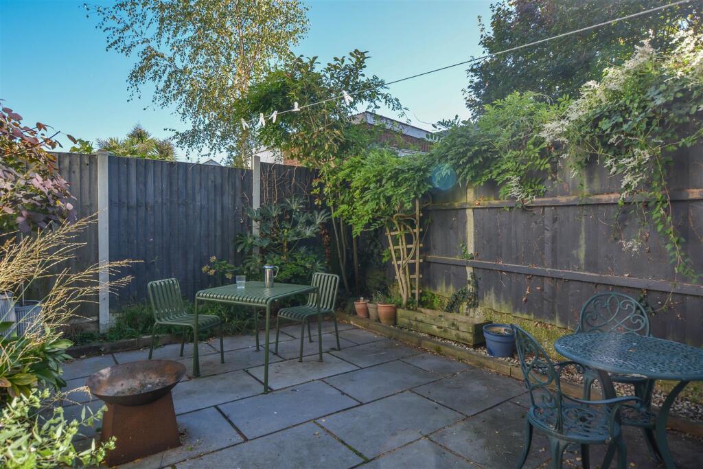 Crescent Road, Warley, Brentwood photo 4
