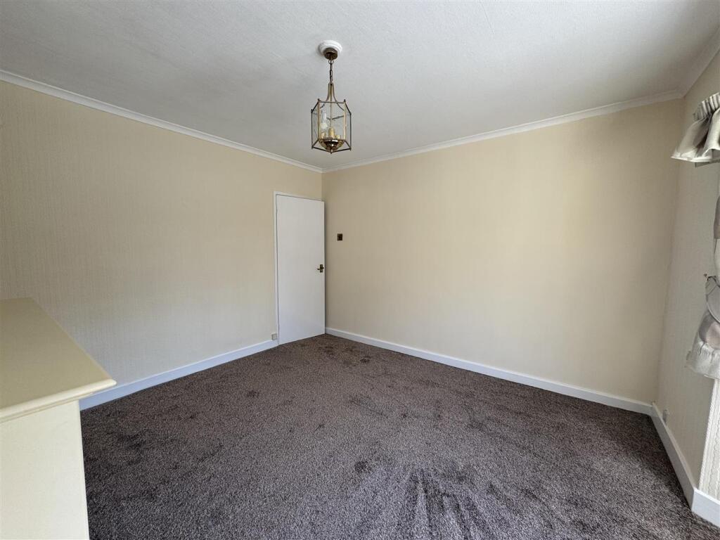 House in Dudley, West Midlands - More