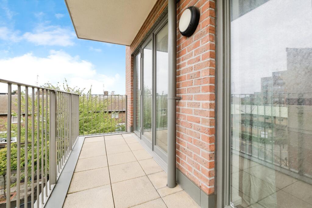 Apartment in London - View 3